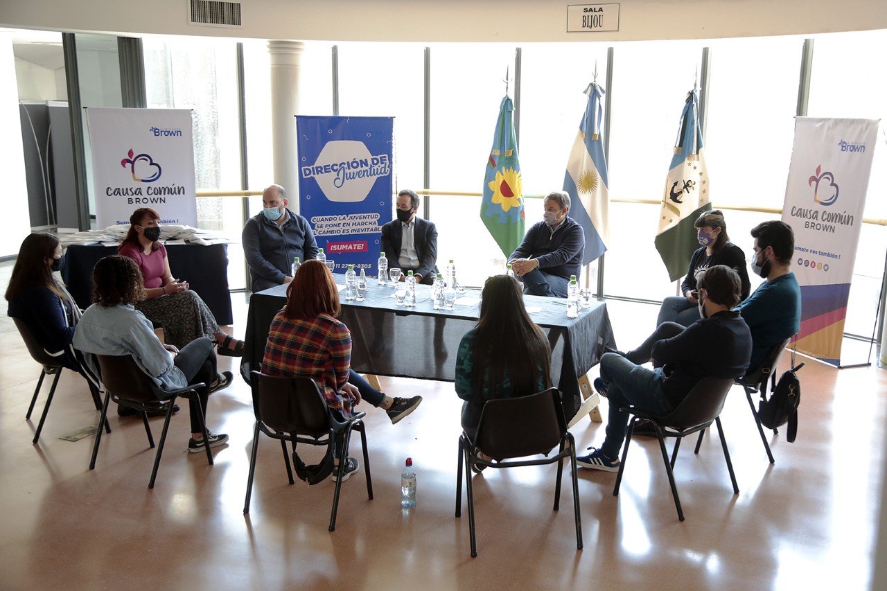 Acompañamiento del Municipio a estudiantes del nivel superior