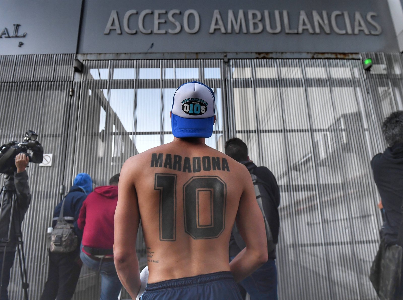 Maradona se someterá a una cirugía de «bajo riesgo» que no requiere «anestesia profunda»