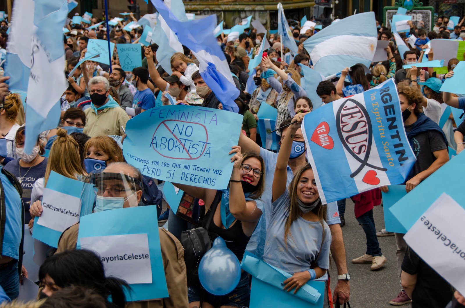 La Fundación Más Vida pidió la inconstitucionalidad del decreto que incluye aborto en sesiones extraordinarias