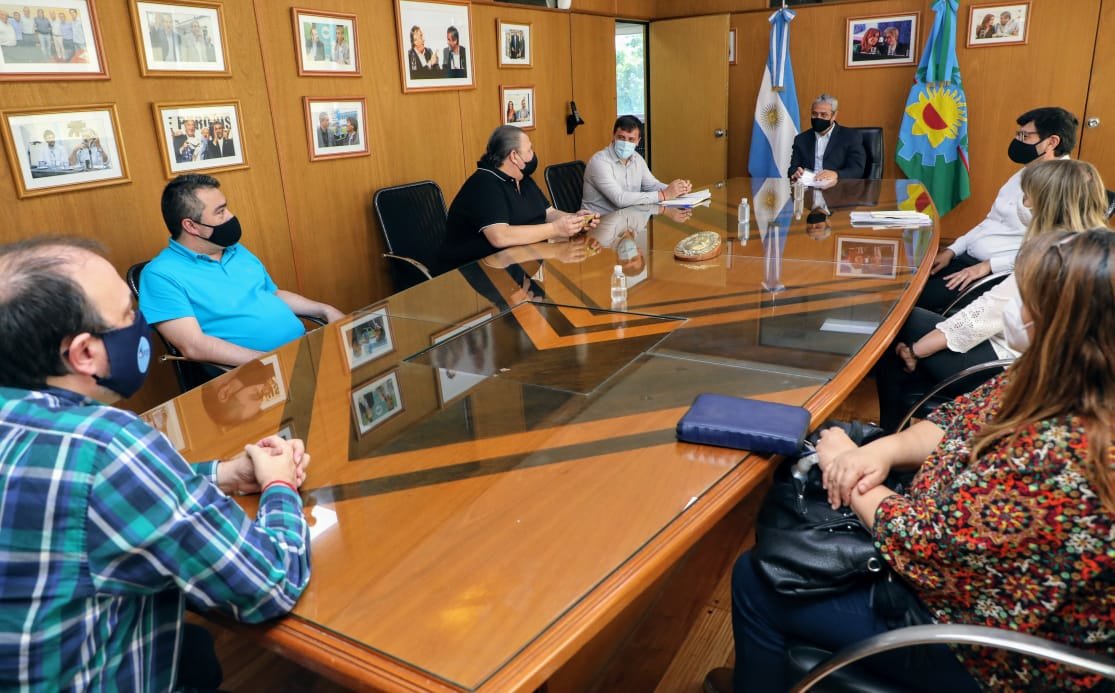 Ferraresi y los gremios municipales acordaron completar el año con un aumento salarial del 32%