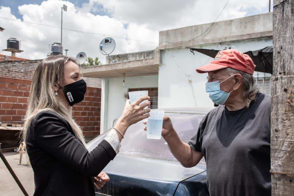 AySA: Malena Galmarini habilitó una red secundaria de agua potable para 3.000 vecinos y vecinas en el Barrio La Morita