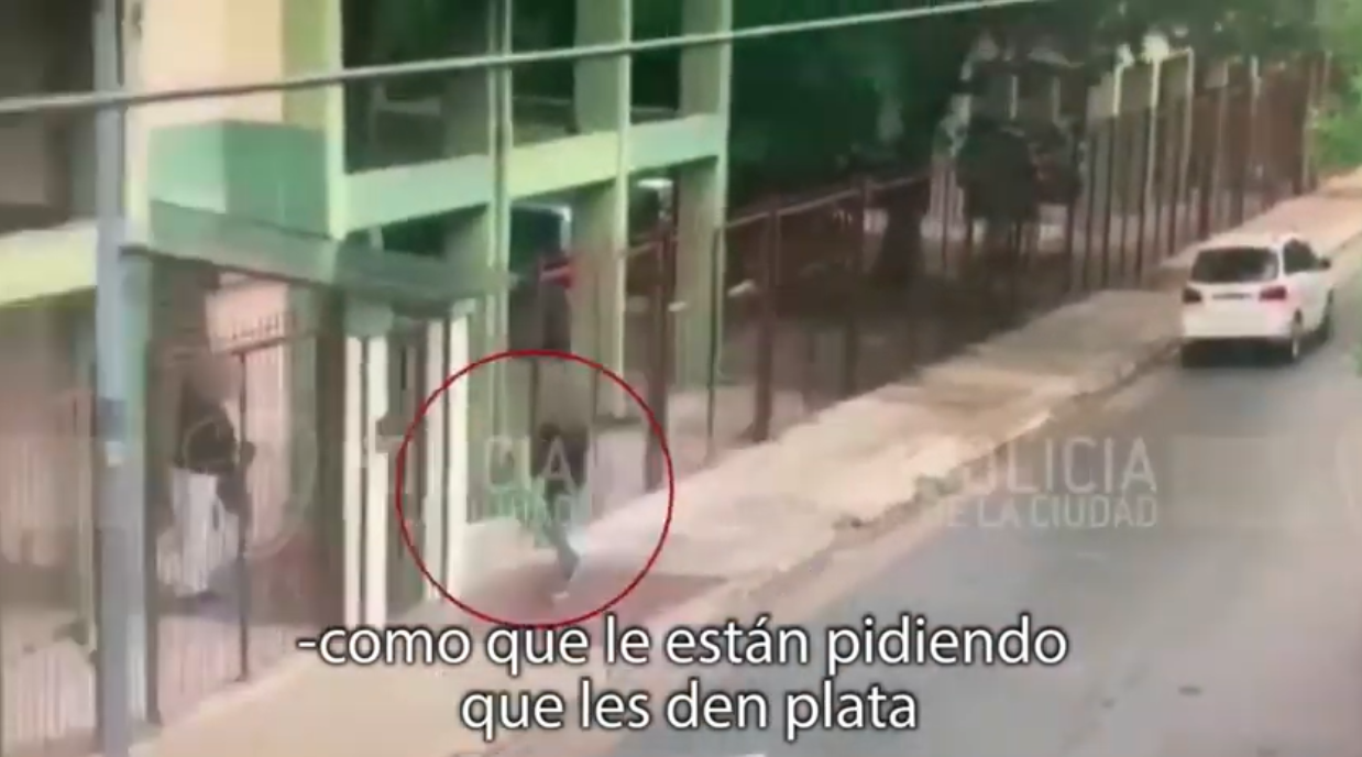 Dos estafadores detenidos tras cuento del tío a un hombre en el barrio de Saavedra