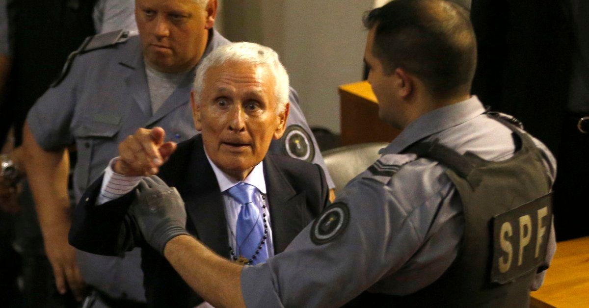 Indagarán a Etchecolatz y otros 17 represores por torturas, homicidios y abuso sexual