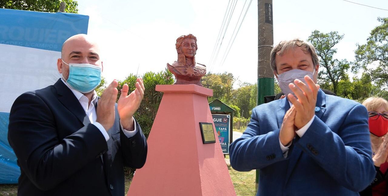 Cascallares descubrió un monumento en homenaje a Juan Manuel de Rosas