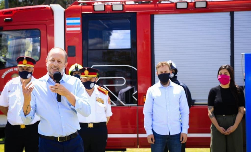 Insaurralde participó de la condecoración y entrega de subsidios a Bomberos Voluntarios de Lomas