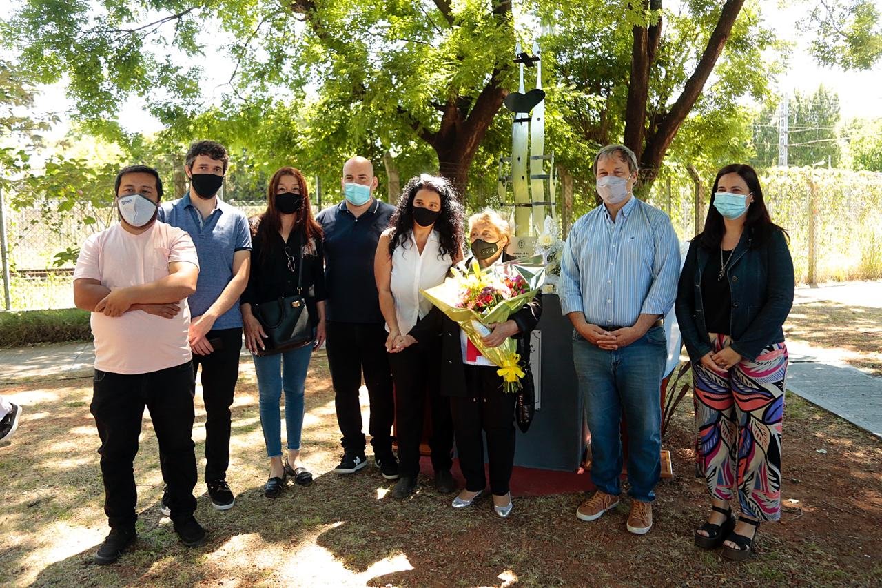 Almirante Brown: emotivo homenaje del Municipio a las enfermeras y enfermeros