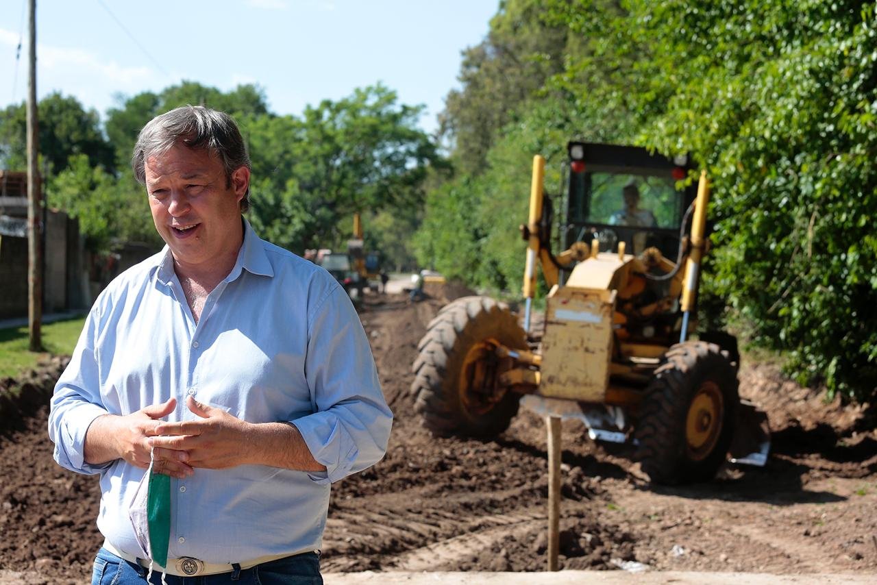 El Municipio inició la histórica pavimentación de la Avenida República Argentina