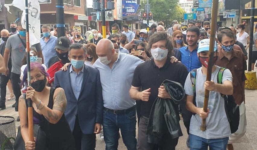 En territorio peronista: con una importante cantidad de seguidores, Espert, Rosales y Milei llevaron su discurso libertario a Quilmes