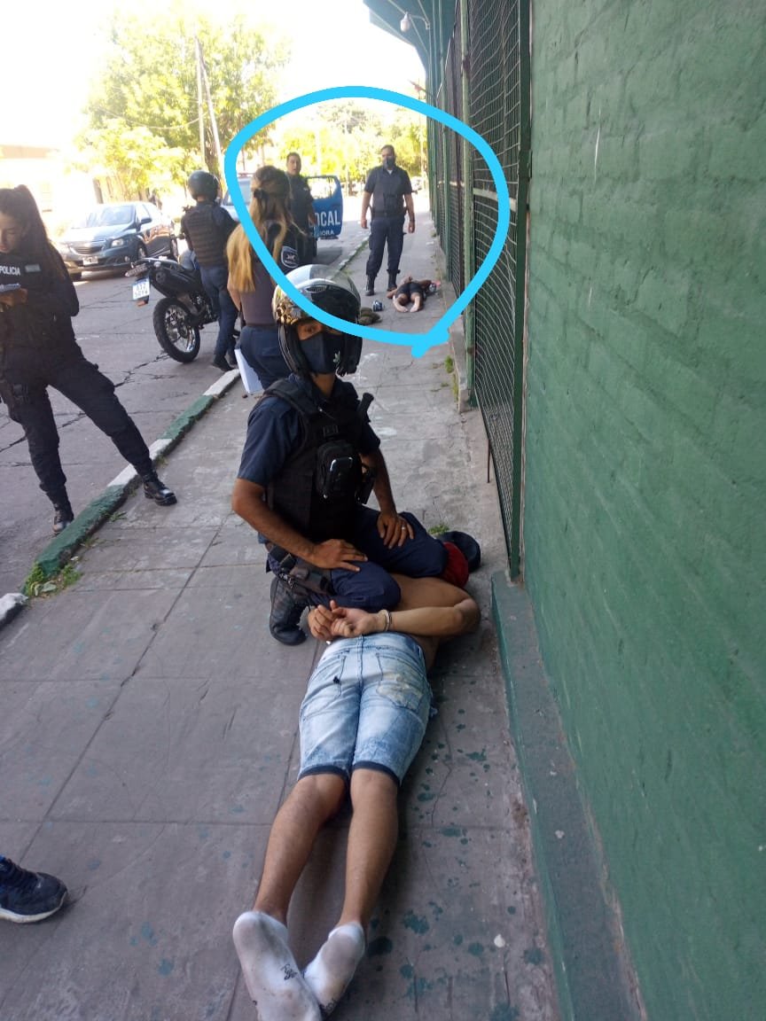 Lo golpearon y le cortaron el pelo: un caso de abuso de autoridad contra un menor detenido en Banfield