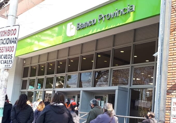 Desde mañana: desdoblan el horario bancario en la Provincia
