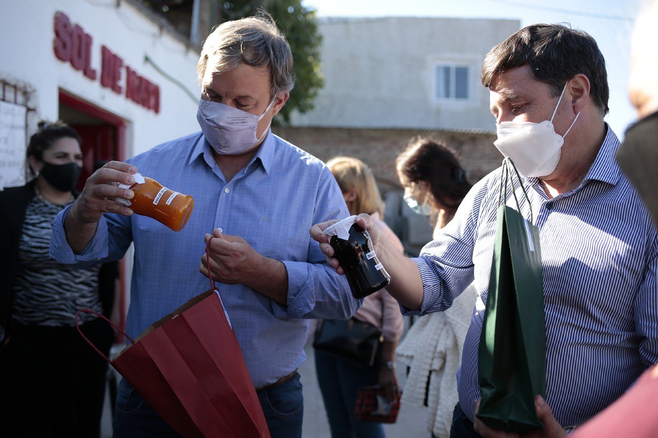 Cascallares y Arroyo lanzaron programa para fortalecer proyectos de emprendedores