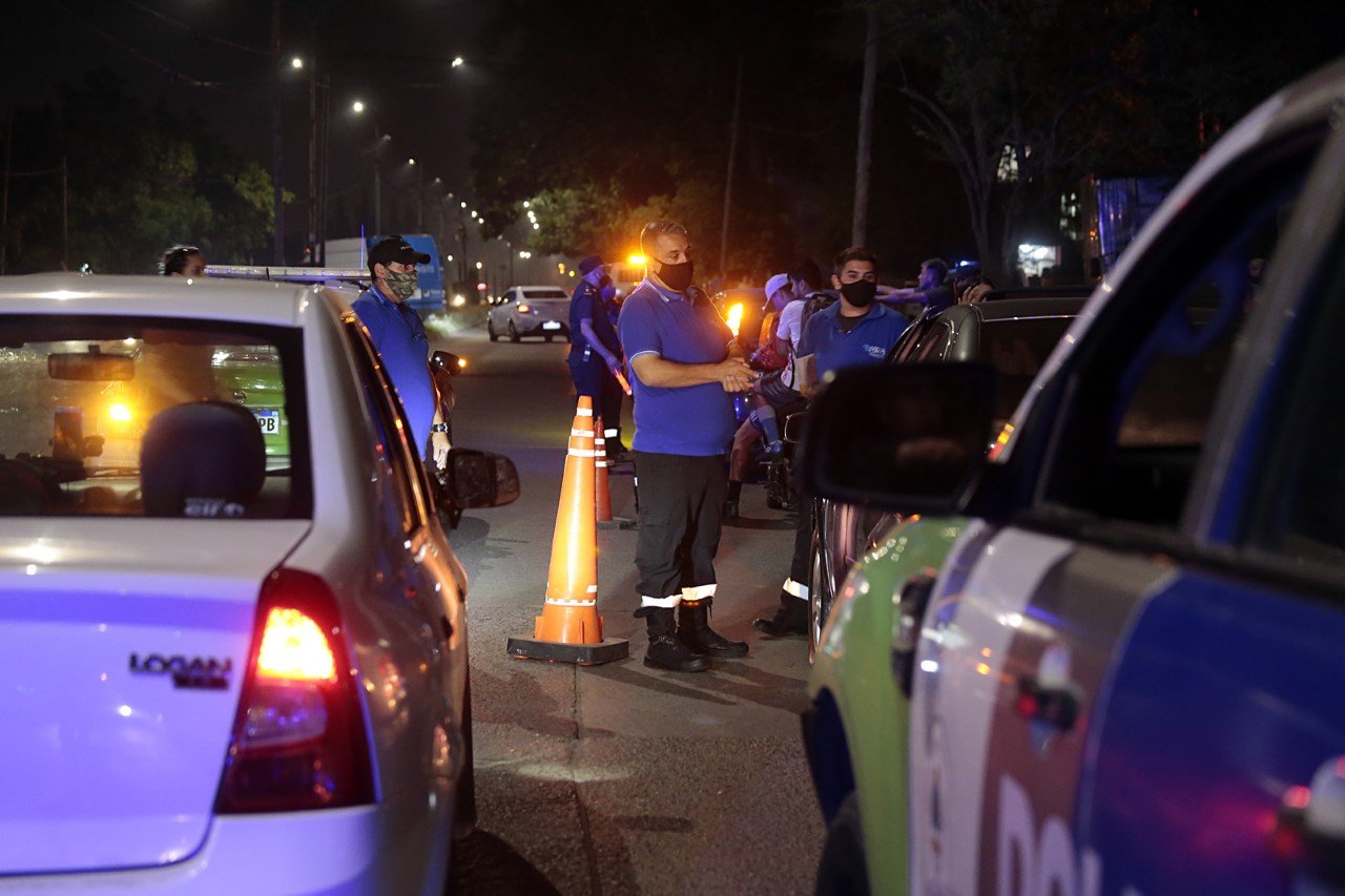 Operativo vial y de seguridad en Don Orione: secuestro de autos, motos y detenciones