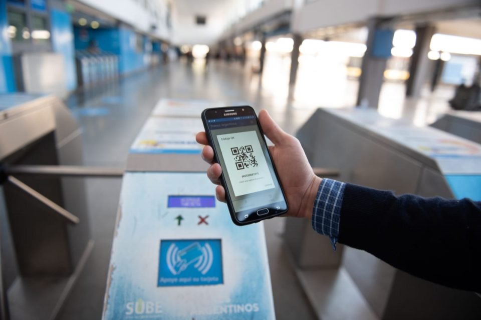 Desde el lunes quienes viajen por la tarde en el Sarmiento deberán tener la app «Reserva tu tren»