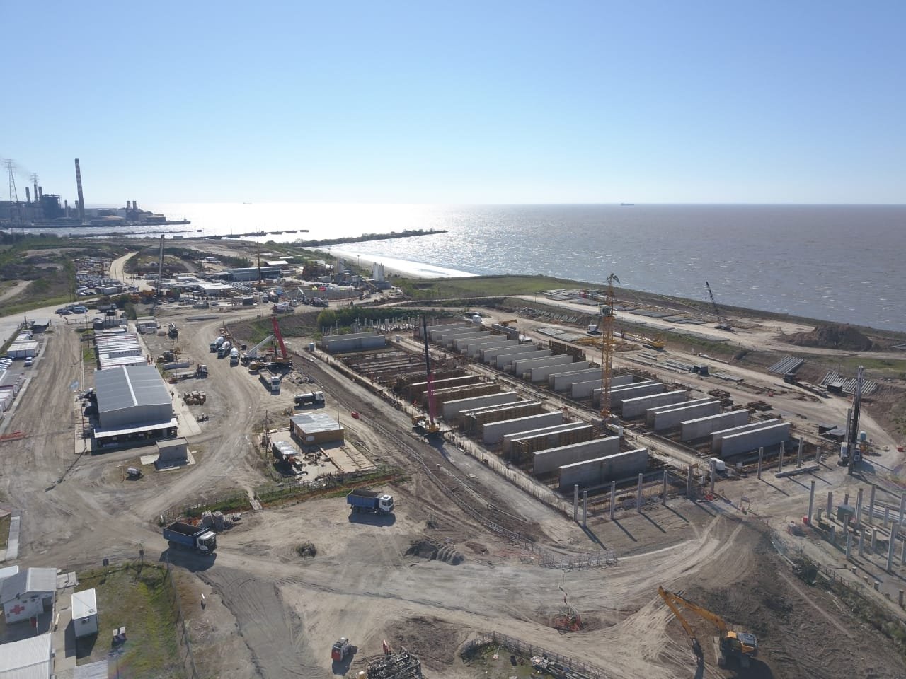 Sistema Riachuelo: AySA finalizó en tiempo récord la innovadora hinca 1,5 kms de risers del túnel Emisario bajo el agua