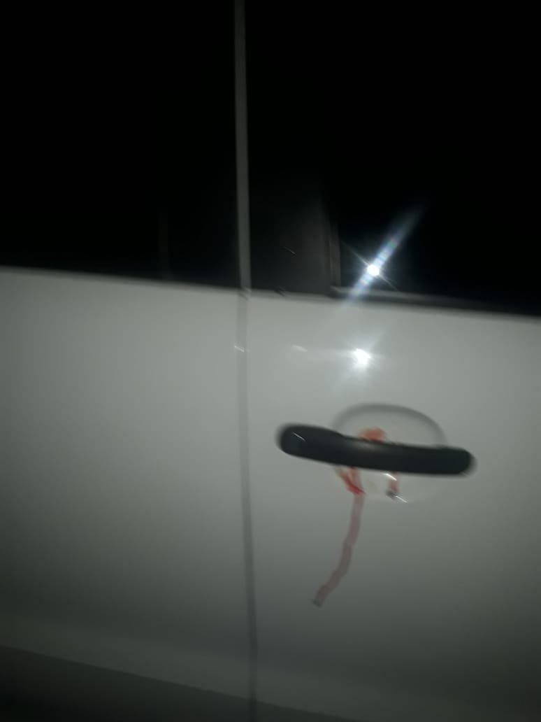 Falsos pasajeros hirieron a un chofer de Uber e intentaron huir con su auto, pero los sorprendió la policía