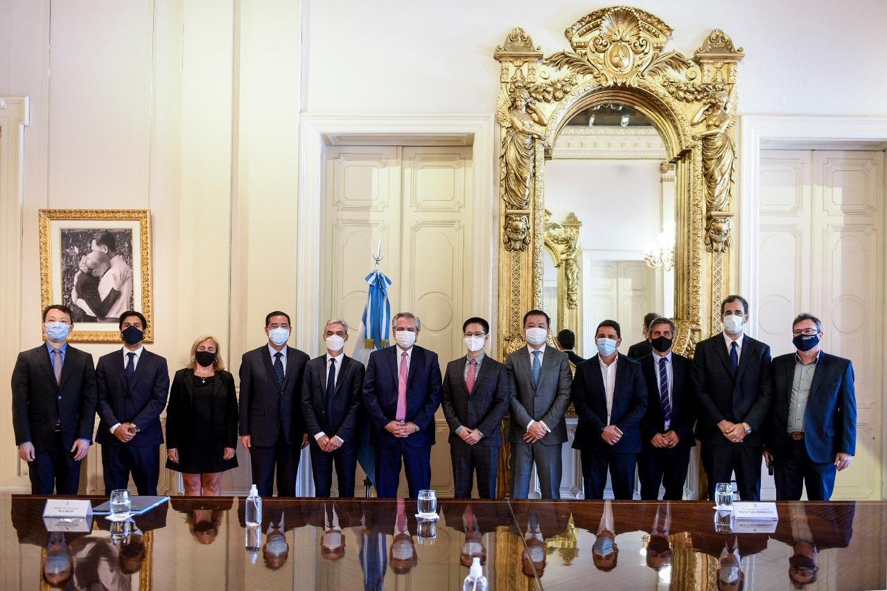 Firman cuatro acuerdos con China por USD 4.695 millones para la reactivación de líneas ferroviarias