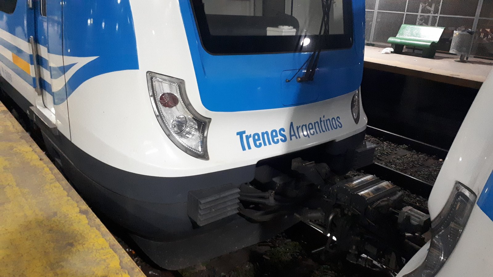 Tren Roca: servicios limitados en los ramales eléctricos por falla de alimentación de energía