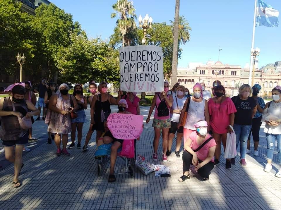 Pacientes oncológicos reclaman al Estado que les posibiliten poder continuar con sus tratamientos