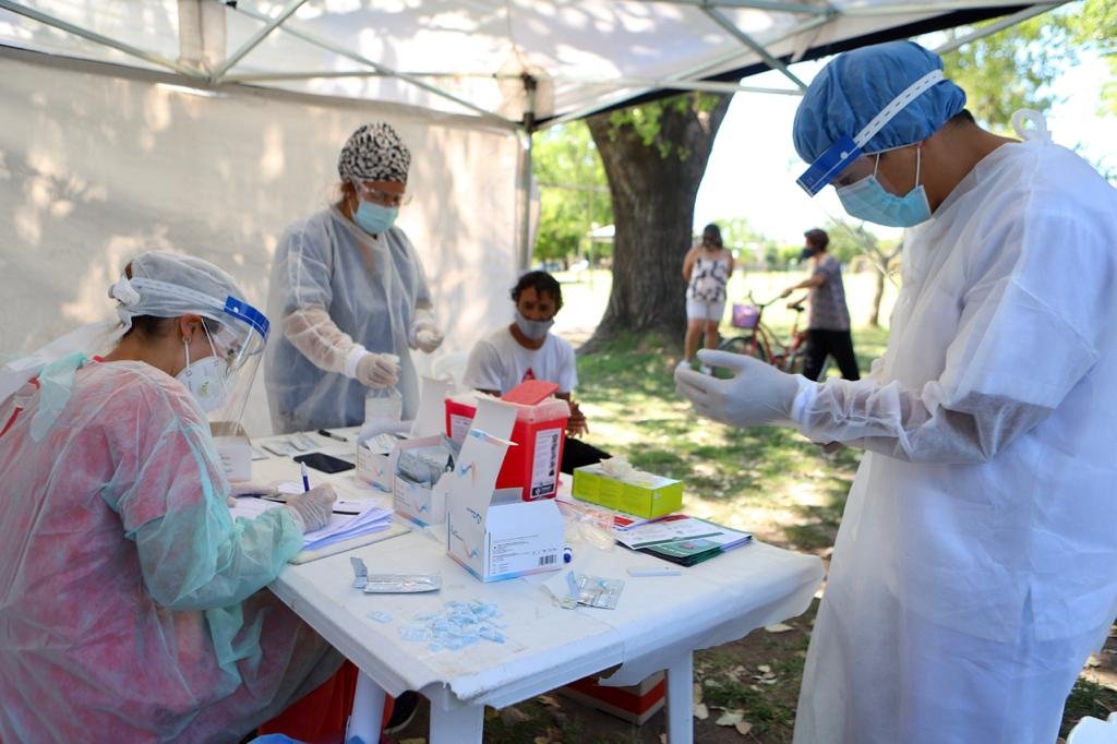 Echeverría: testeos rápidos en plazas