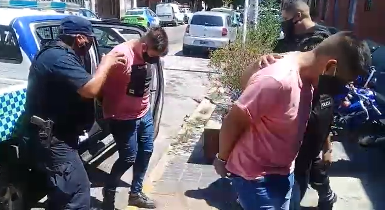 Sarandí: detienen a falsos policías quienes asaltaron a una familia, se llevaron $200 mil y huyeron a los tiros