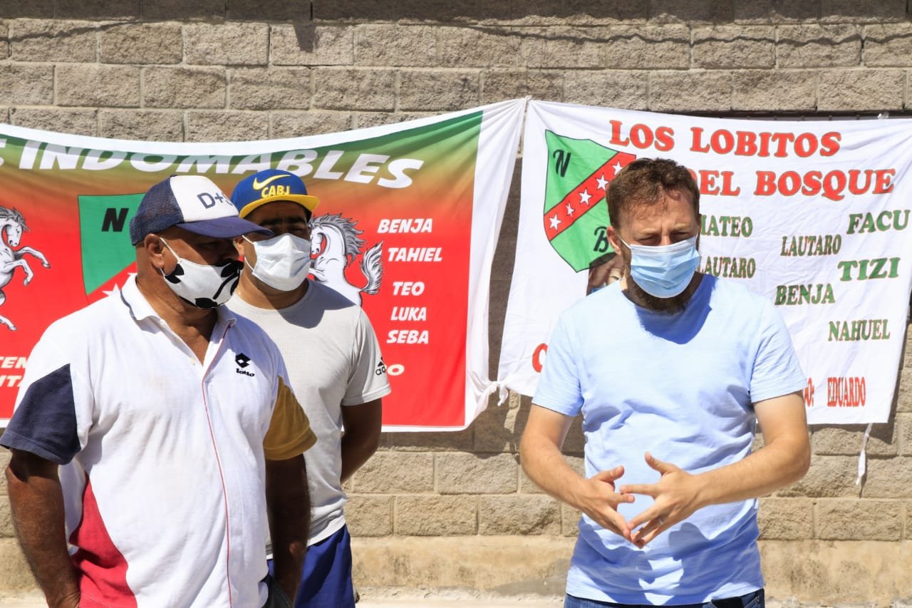 Otermín recorrió instituciones y visitó vecinos y militantes en Santa Marta