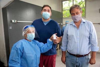 Convocan a vecinos brownianos a registrarse para vacunarse contra el Covid