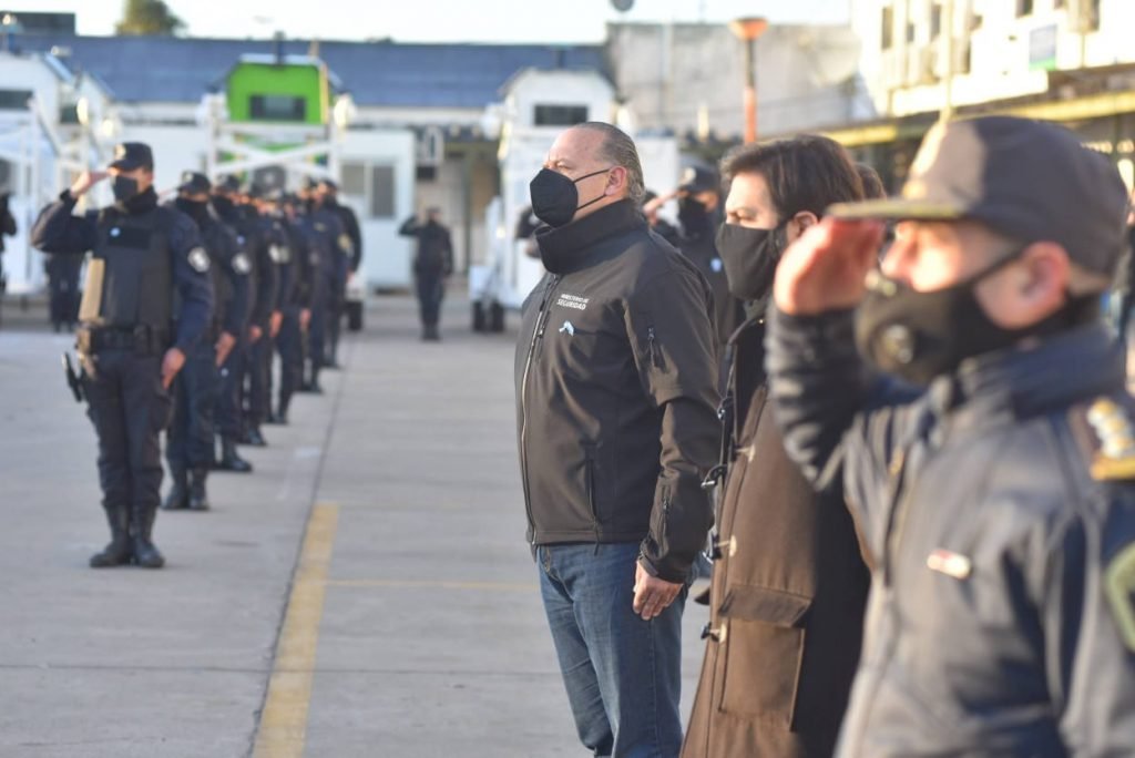 A horas de una nueva protesta, purga en la bonaerense: Berni retira a 400 policías