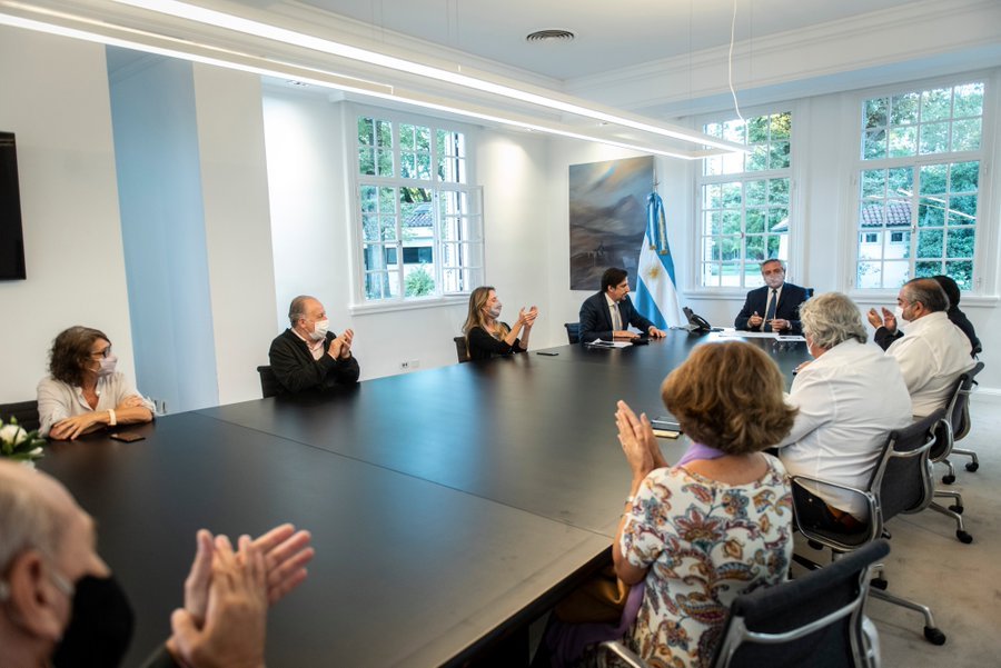 Acuerdan un aumento salarial escalonado del 34,55% para los docentes nacionales