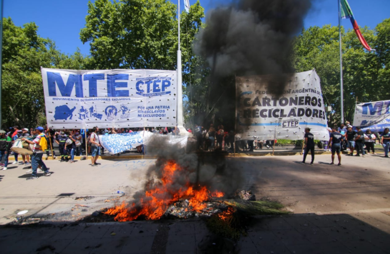 Cruce Mantegazza, Insaurralde y Grabois por la batalla campal de San Vicente