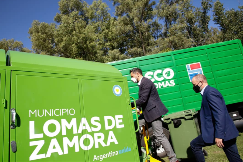 Entregaron maquinaria para la gestión de residuos de Lomas de Zamora