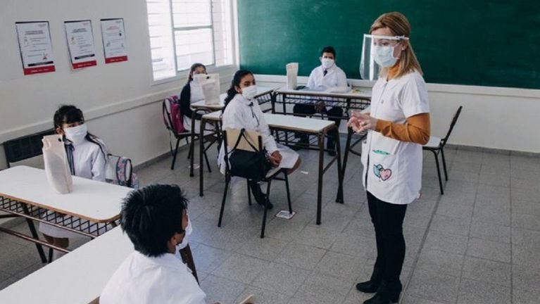 Ante un caso sospechoso o confirmado de coronavirus, se aislará a grupo de alumnos y docentes
