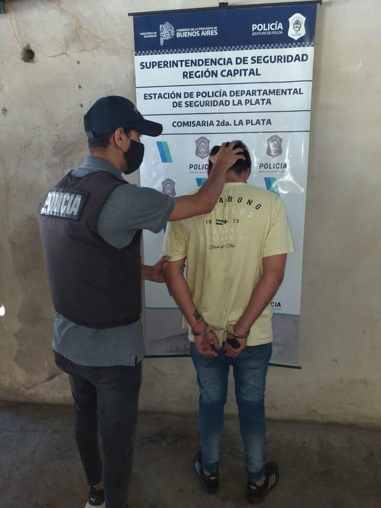 Berazategui: robó un automóvil y fue detenido cuando intentaba escaparse por la autopista