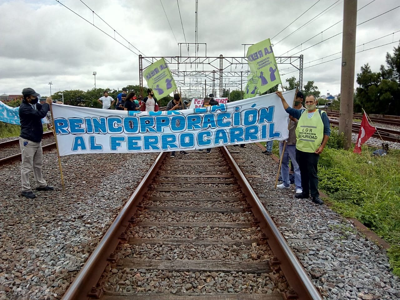 Reclamo en las vías: trabajadores ferroviarios piden volver a trabajar