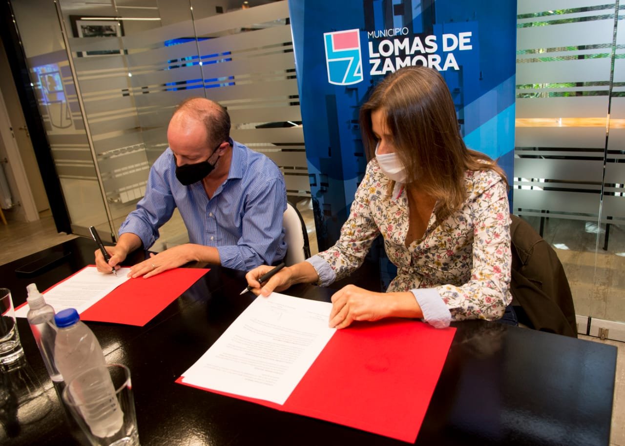 Frederic e Insaurralde firmaron un convenio de colaboración para mejorar la gestión de Lomas