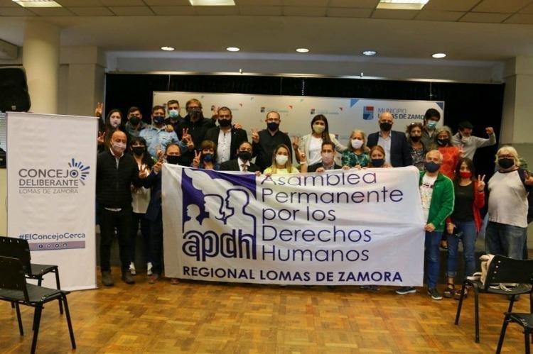 Denuncian como “intimidación pública” a las pintadas en el monumento conmemorativo a la Masacre de Pasco