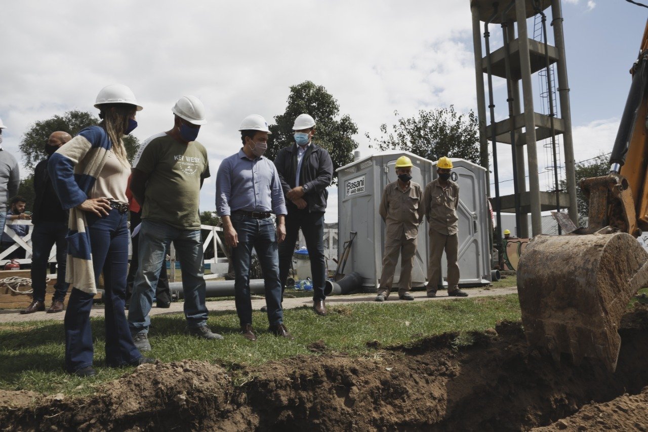 Malena Galmarini y Andrés Watson recorrieron una obra que mejorará el servicio de agua potable para 6 mil vecinos