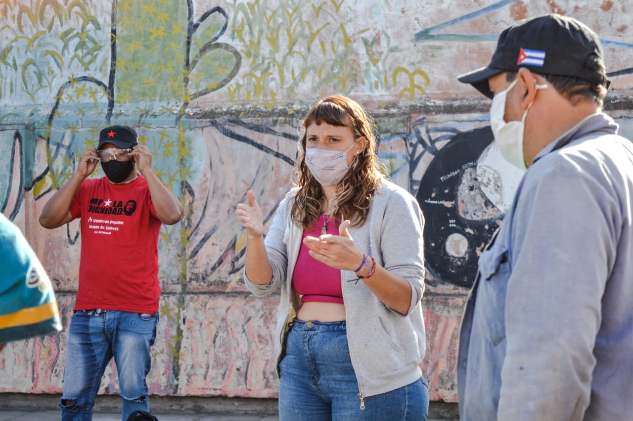 Nueva etapa del plan Argentina Unida por Educación y Trabajo: cooperativistas comienzan a pintar escuelas de Lomas de Zamora