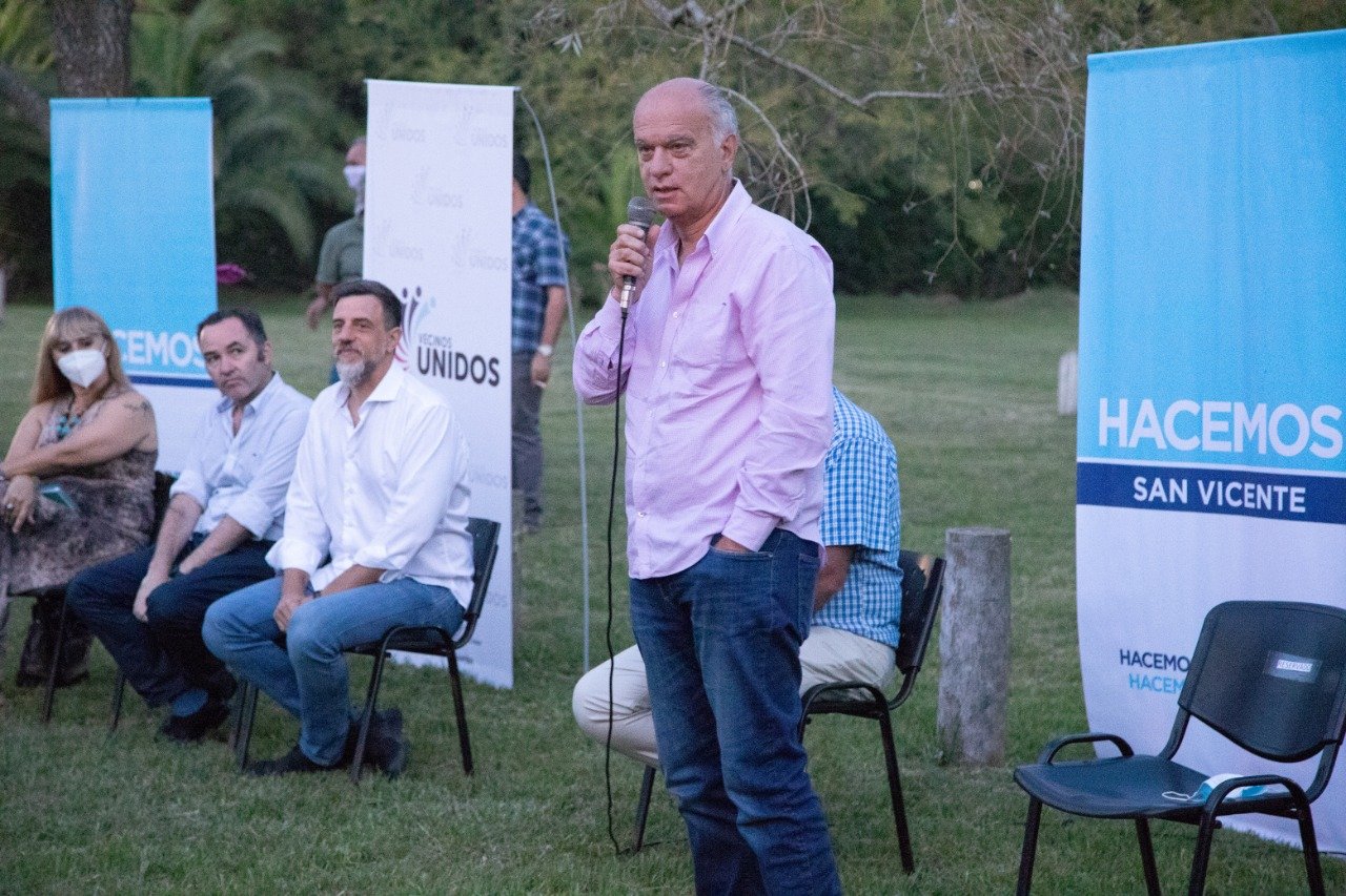 De cara a las legislativas, Grindetti visitó San Vicente: «La cercanía con los vecinos hace a la esencia de la política, por eso estamos recorriendo todos los distritos»