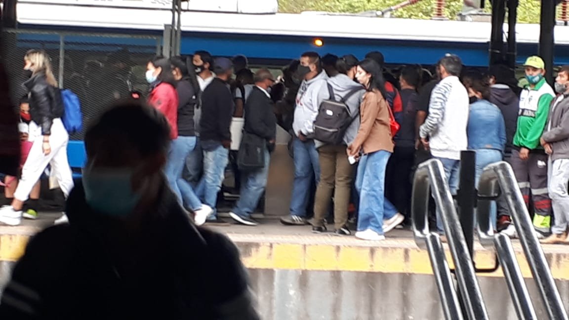 El ramal Ezeiza del ferrocarril Roca presta servicio limitado por una falla de energía