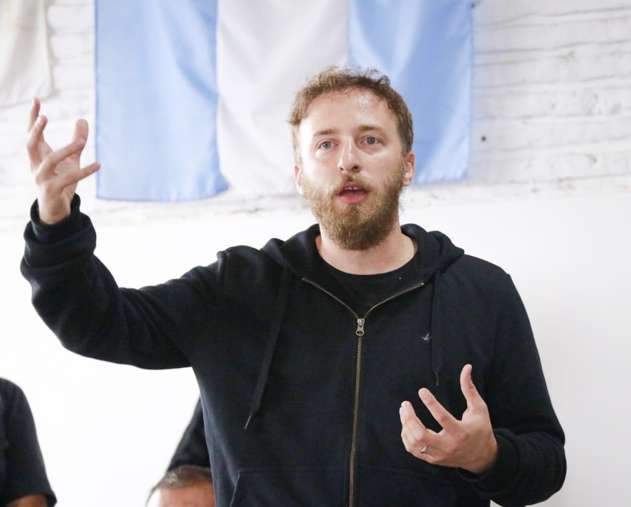 Otermín cruzó a Santilli: “Los patrulleros que les sobran y regalan los compraron con fondos que le pertenecen a la Provincia”