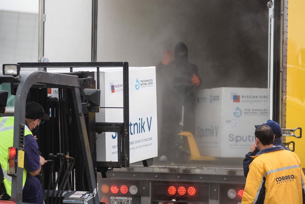 Arribó otro avión de Aerolíneas Argentinas con 370.000 dosis del componente 1 de la vacuna Sputnik V