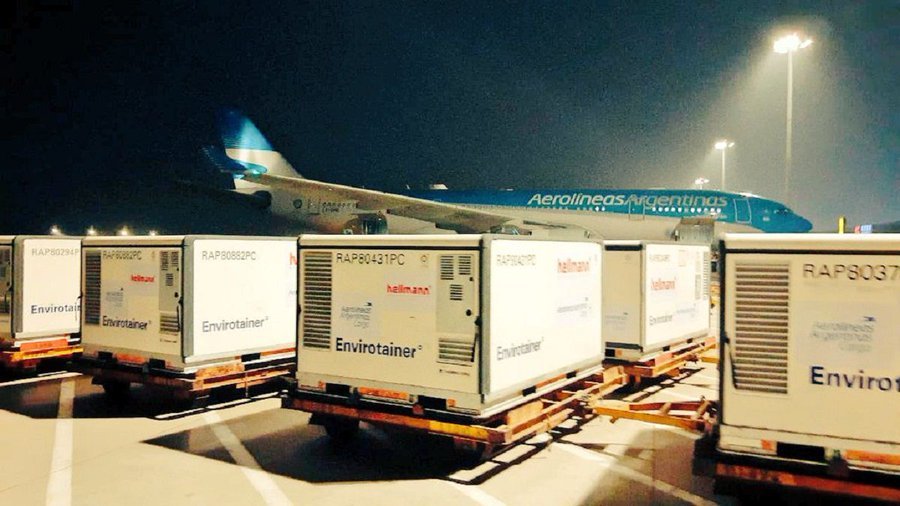 Llegaron casi 250 mil dosis de Sinopharm y mañana arriba un millón, también de China