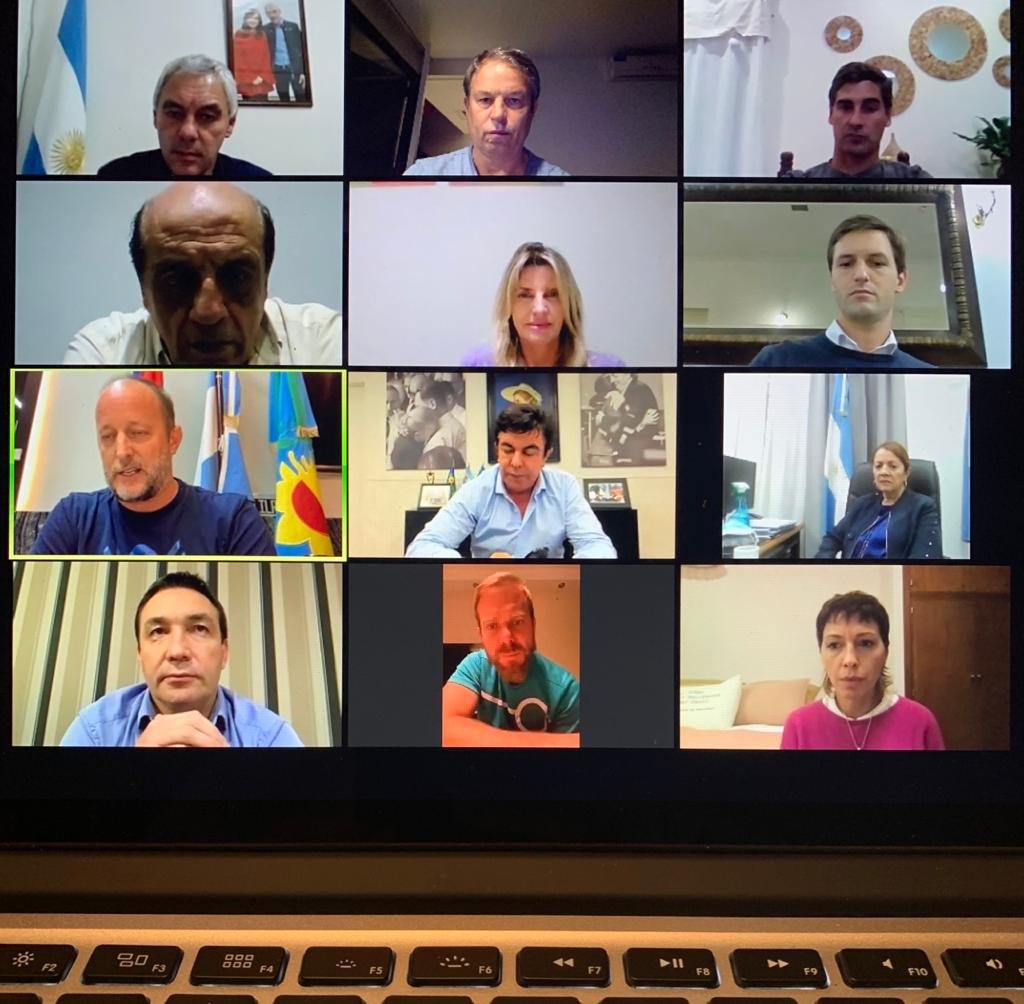 Situación sanitaria: reunión de intendentes e intendentas oficialistas de la Tercera Sección