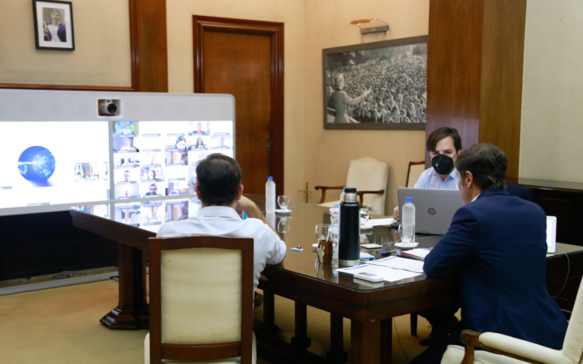 Kicillof dijo que las medidas que se tomen por el coronavirus «estarán asociadas a la vacunación»