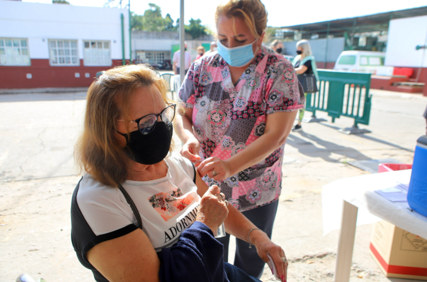 Campaña antigripal en Esteban Echeverría