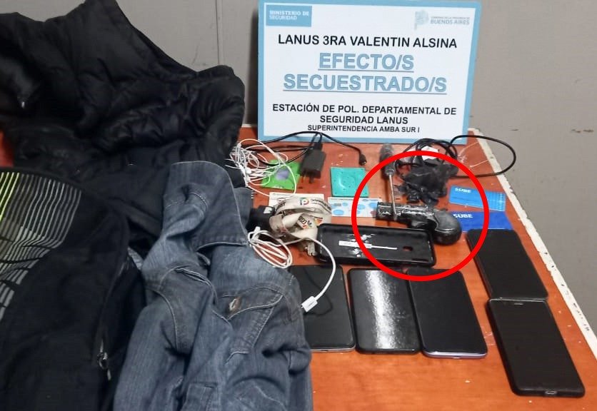 Otro robo con réplica de arma de fuego: tres detenidos en Lanús Oeste