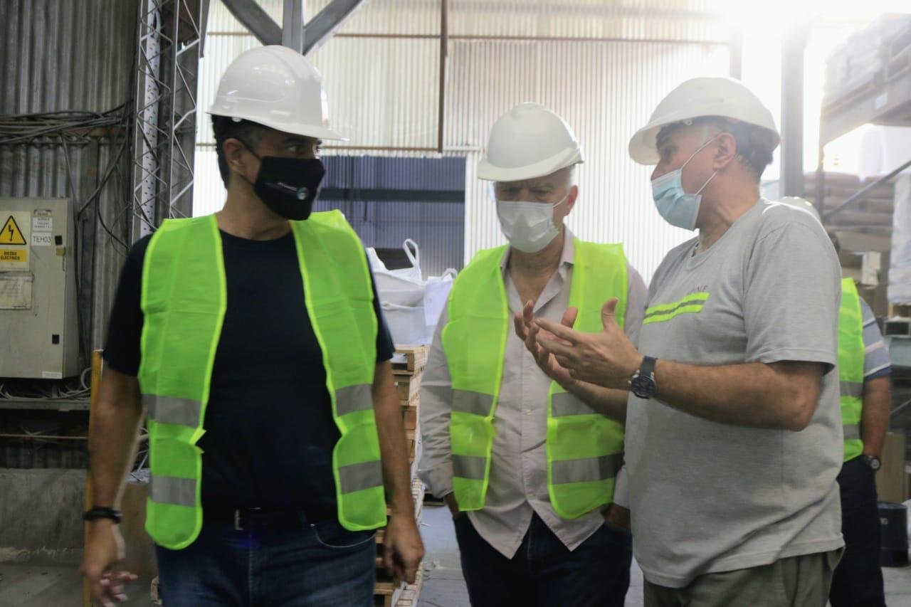 Grindetti y Jorge Macri supervisaron protocolos sanitarios en una empresa de Lanús Este