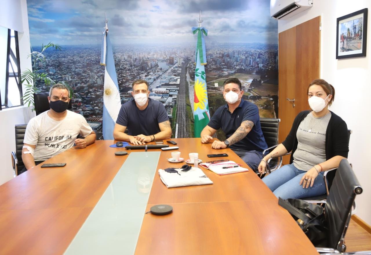 Kravetz recibió al vecino que chocó el auto de los delincuentes en Villa Diamante