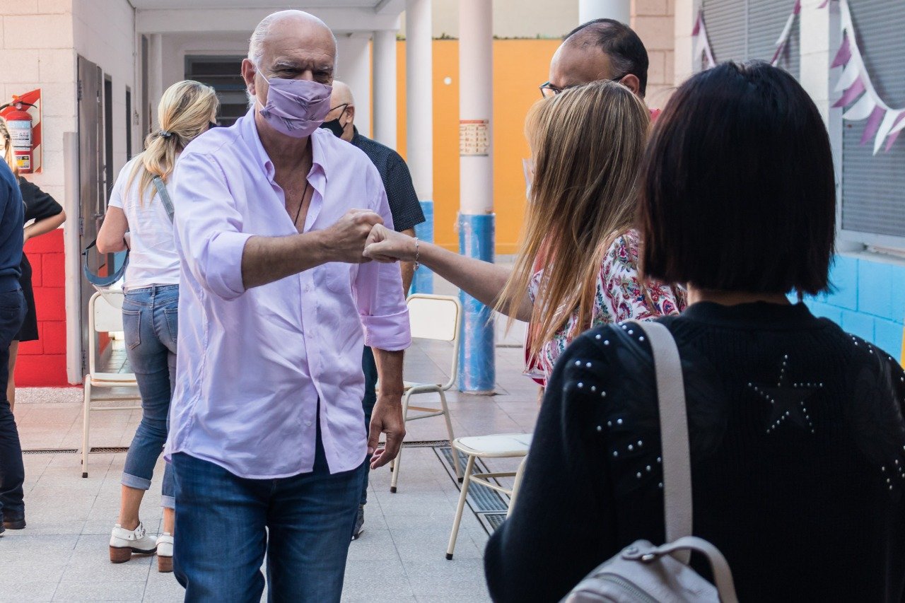 Con la educación presencial como eje principal, Grindetti reunió a docentes de escuelas públicas y privadas de Lanús