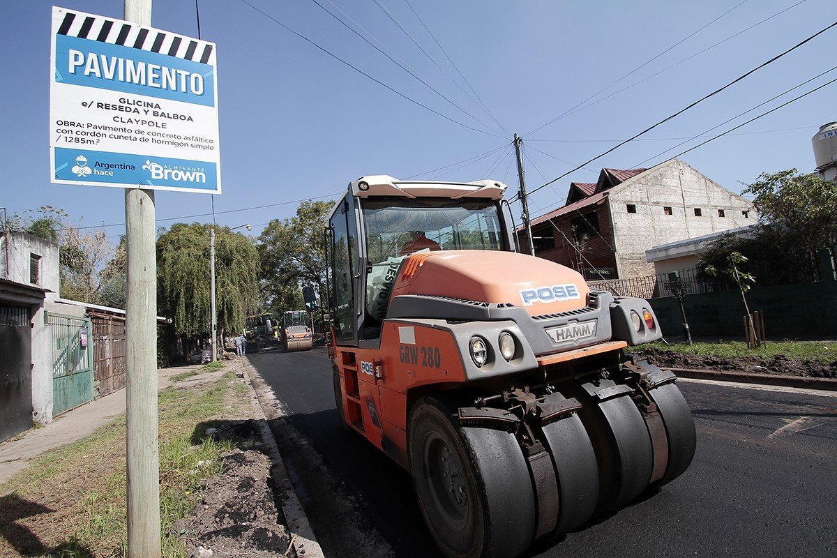 Cascallares destacó el avance de las obras de las obras de pavimentación en Brown